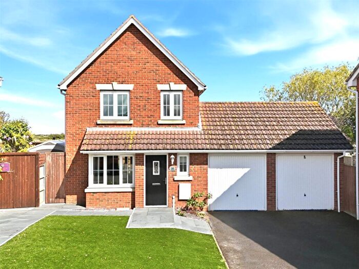 3 Bedroom Detached House For Sale In Havengore Close, Great Wakering, Southend-on-Sea, SS3