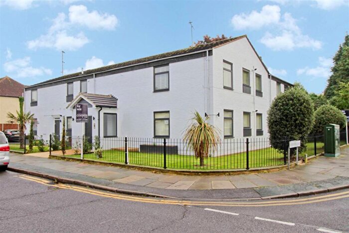 1 Bedroom Apartment To Rent In Hanover Court, Torrington Road, Ruislip, HA4