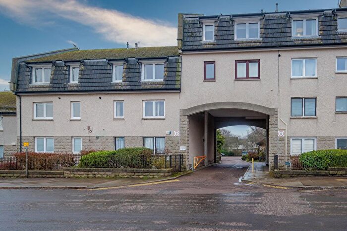 2 Bedroom Flat To Rent In Ardarroch Court, Aberdeen, AB24