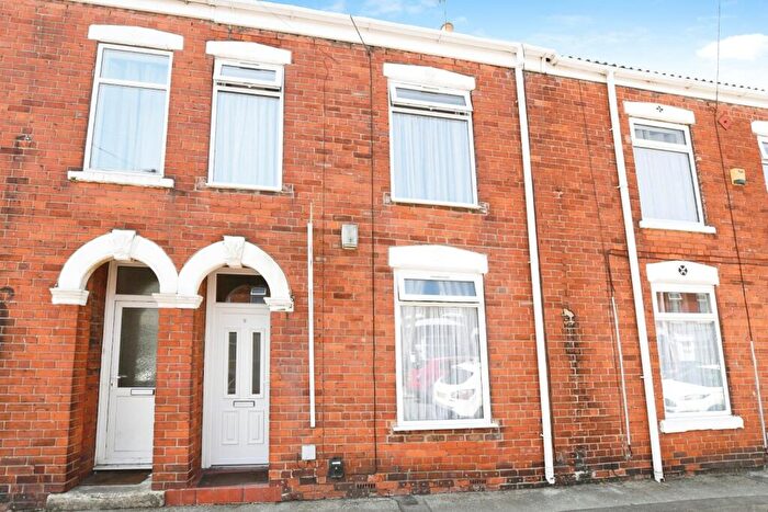 2 Bedroom Terraced House For Sale In Lee Street, Hull, HU8