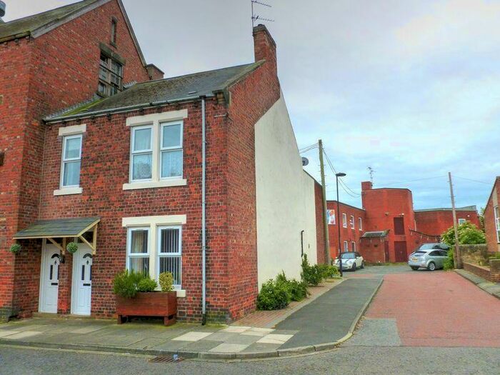 3 Bedroom Flat To Rent In John Street, Coxlodge, NE3