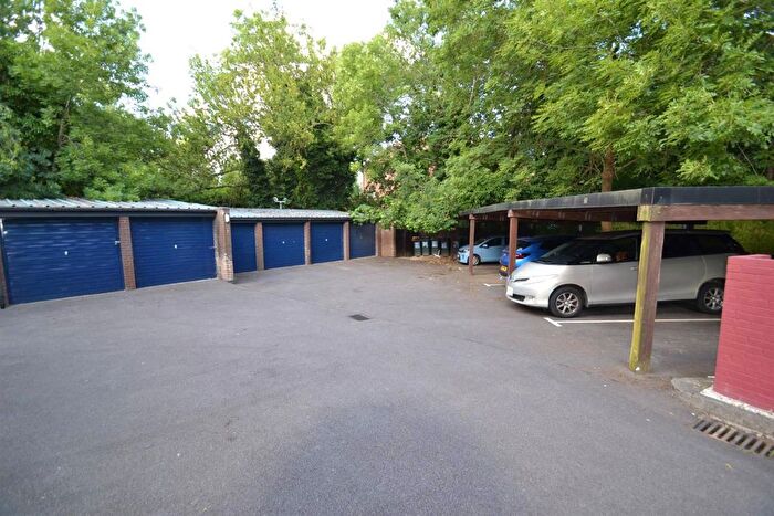 2 Bedroom Flat To Rent In Broadhurst Avenue, Edgware, Greater London, HA8