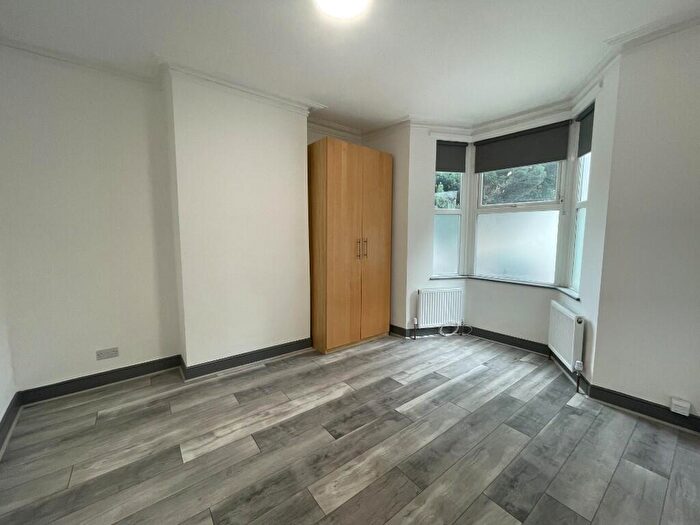 4 Bedroom Terraced House To Rent In Greenfield Road, London, N15