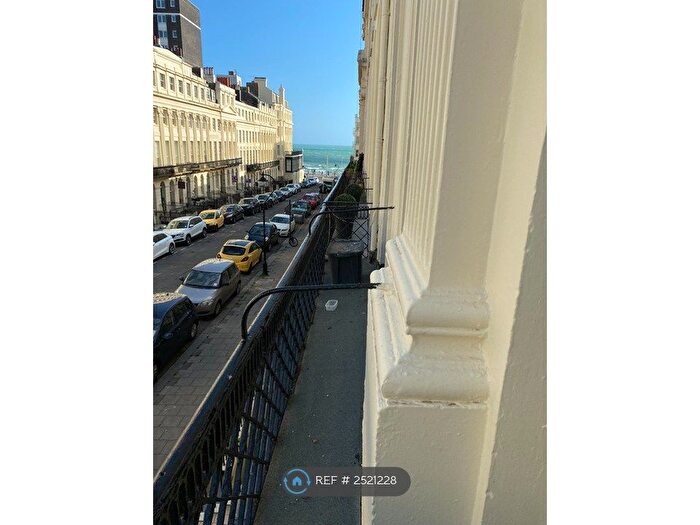 Studio To Rent In Oriental Place, Brighton, BN1