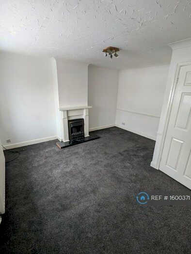 2 Bedroom Flat To Rent In Half Mile Close, Stanningley, Pudsey, LS28