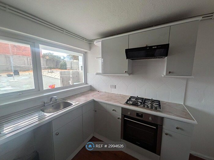 3 Bedroom Maisonette To Rent In Lizard Walk, Plymouth, PL6