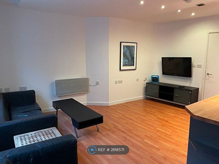 2 Bedroom Flat To Rent In New Station Street, Leeds, LS1