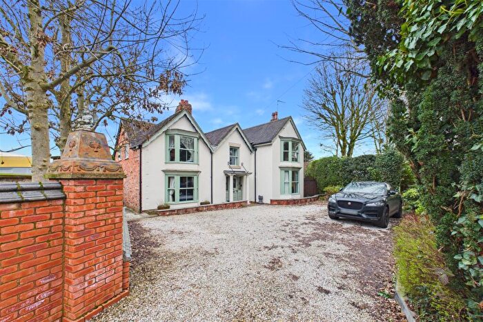 4 Bedroom Detached House For Sale In Park Street, Uttoxeter, Staffordshire, ST14