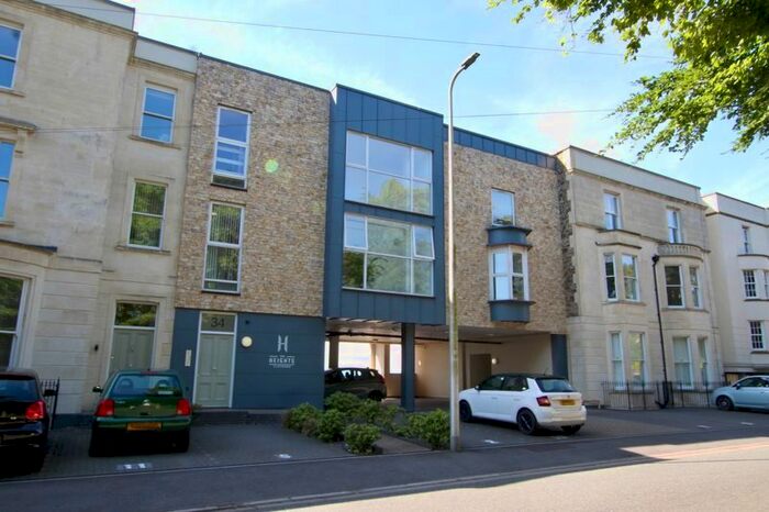 2 Bedroom Flat To Rent In Wellington Terrace, Clevedon, BS21