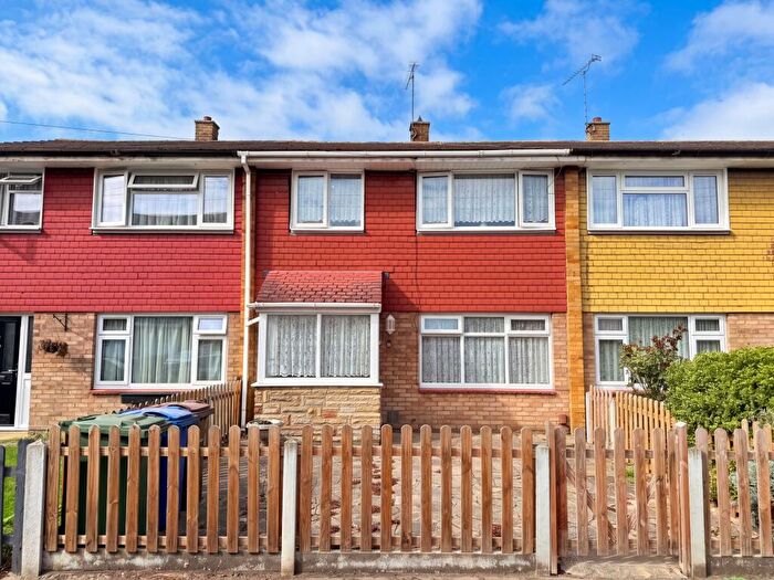 3 Bedroom Terraced House For Sale In Seymour Road, Tilbury, RM18