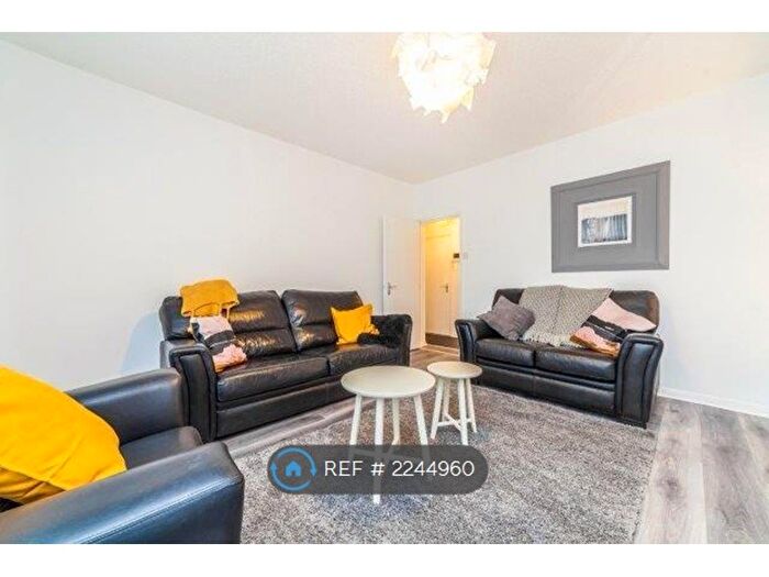 1 Bedroom Flat To Rent In Glasbury House, London, SW9