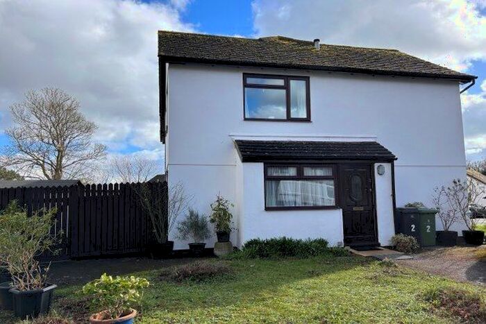 1 Bedroom Flat To Rent In Taylor Close, Dawlish, EX7