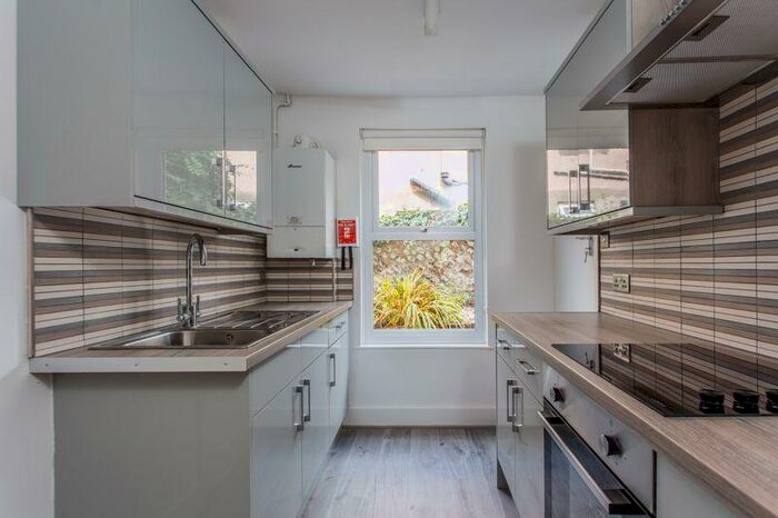 2 Bedroom Flat To Rent In Shanklin Road, Brighton, BN2