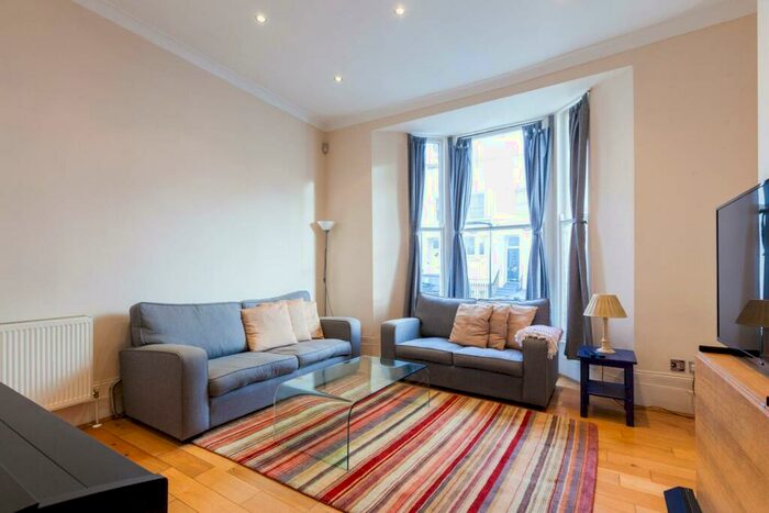 2 Bedroom Maisonette To Rent In Medina Road, Finsbury Park, London, N7