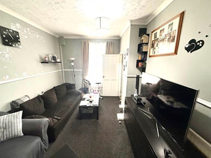 2 Bedroom Terraced House To Rent In King Street, Thurnscoe, Rotherham, S63