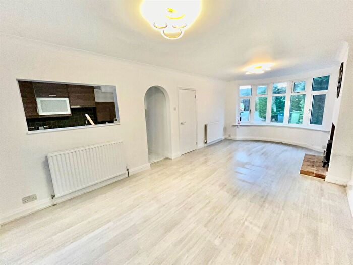 3 Bedroom Semi-Detached House For Sale In Broadway, Yaxley, Peterborough, PE7