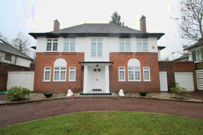 5 Bedroom Property To Rent In Manor Way, Beckenham, BR3