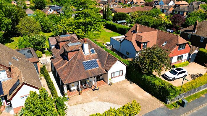 5 Bedroom Detached House For Sale In Shortheath Crest, Farnham, Surrey, GU9