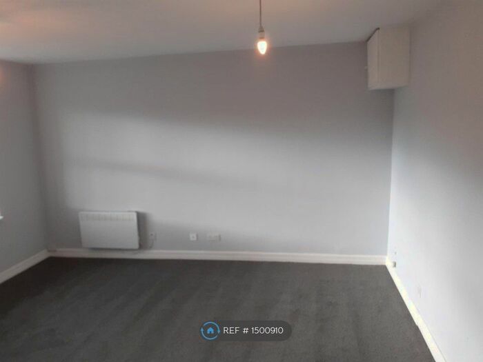 2 Bedroom Flat To Rent In Grasmere Way, Leighton Buzzard, LU7