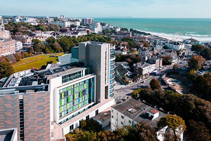 2 Bedroom Flat To Rent In Terrace Road, Bournemouth, BH2