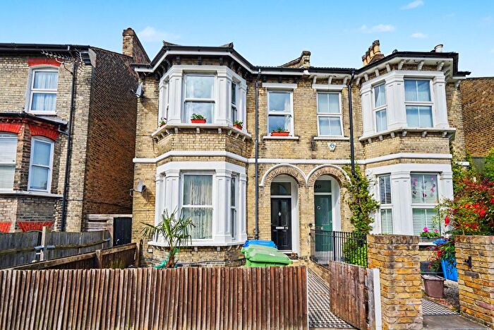 2 Bedroom Flat For Sale In A Copleston Road, Peckham, London, SE15