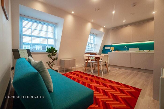 1 Bedroom Flat For Sale In Stonehills House, Stonehills, Welwyn Garden City, AL8