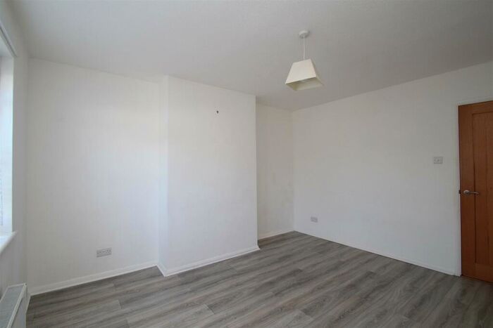 2 Bedroom House To Rent In St. Pauls Road, Hemel Hempstead, HP2