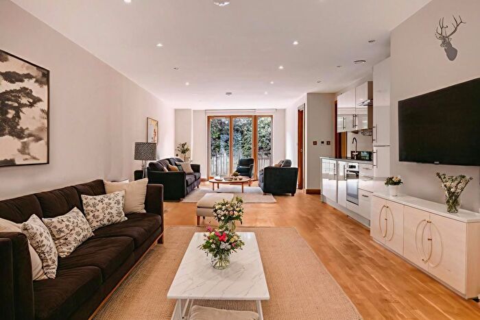 2 Bedroom Flat For Sale In Ink Court, Bow, E3