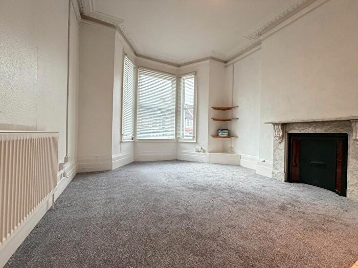 1 Bedroom Flat To Rent In St. Mary's Road, London, SE25