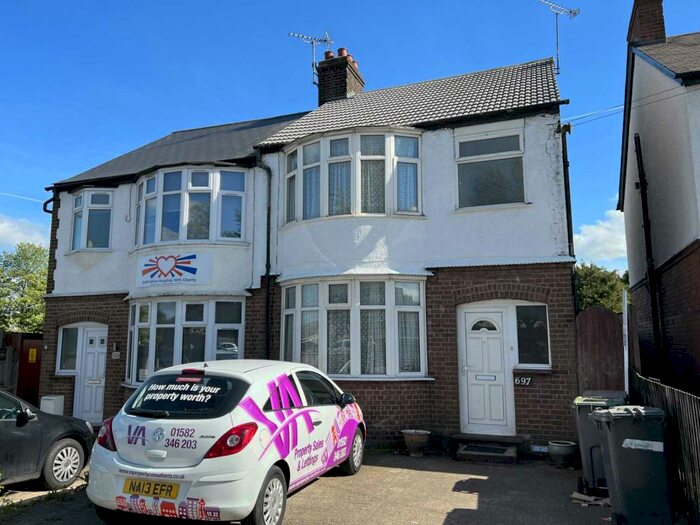 3 Bedroom Semi-Detached House To Rent In Dunstable Road, Luton, LU4