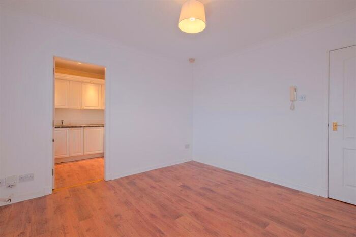 2 Bedroom Apartment To Rent In Scott Street, Motherwell, Motherwell, ML1