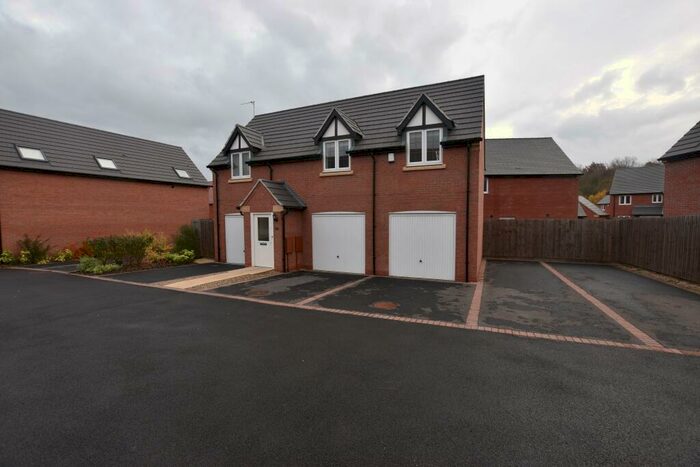 2 Bedroom Flat To Rent In Highland Drive, Loughborough, Leicestershire, LE11