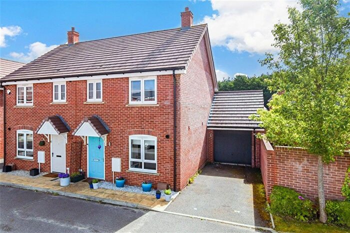 3 Bedroom Semi-detached House For Sale In Lamkin Way, Maidstone, Kent, ME17