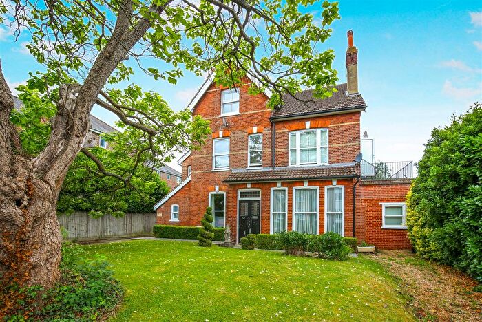 2 Bedroom Flat For Sale In Stanley Road, Sutton, SM2