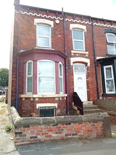 2 Bedroom End Of Terrace House To Rent In Lady Pit Lane, Leeds, LS11
