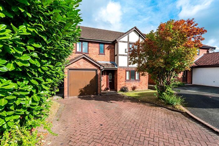 4 Bedroom Detached House To Rent In Carlisle Close, Whitefield, M45