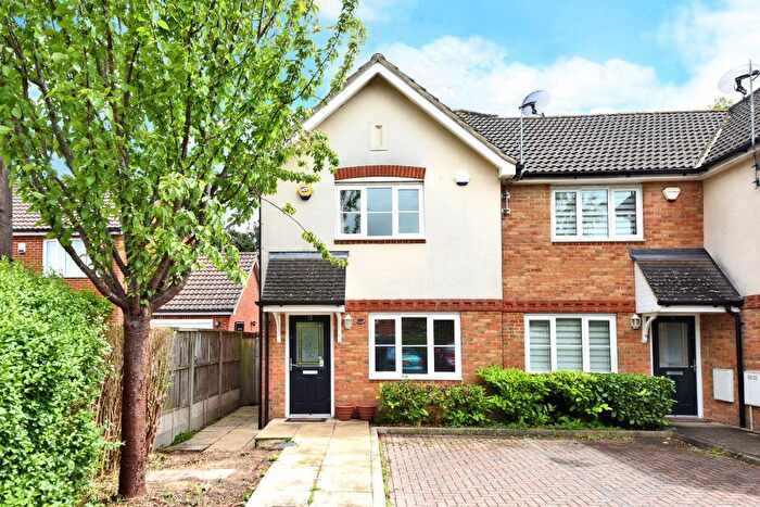 2 Bedroom End Terrace House To Rent In Trinity Drive, Uxbridge, UB8