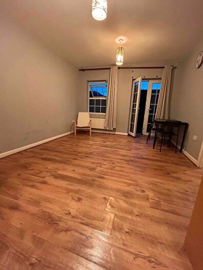 2 Bedroom Flat To Rent In Lion Court, Northampton, NN4