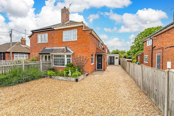 4 Bedroom Semi Detached House For Sale In The Avenue, Horning, NR12