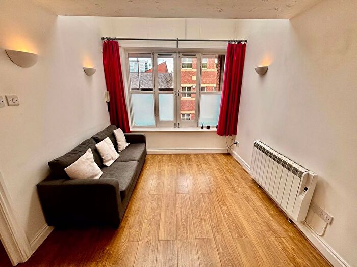 2 Bedroom Flat For Sale In Kings Court, Cox Street, B3 - Photo 3