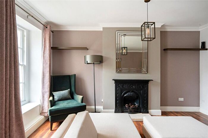 2 Bedroom Apartment For Sale In Pro-Cathedral Lane, Clifton, Bristol, BS8