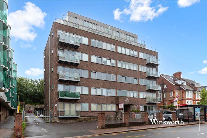 2 Bedroom Apartment For Sale In Station Road, New Barnet, EN5