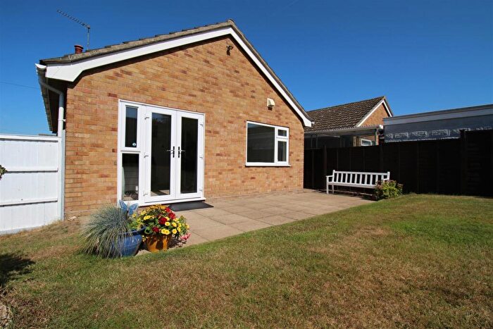 2 Bedroom Detached Bungalow For Sale In Fairfields, Cawston, NR10