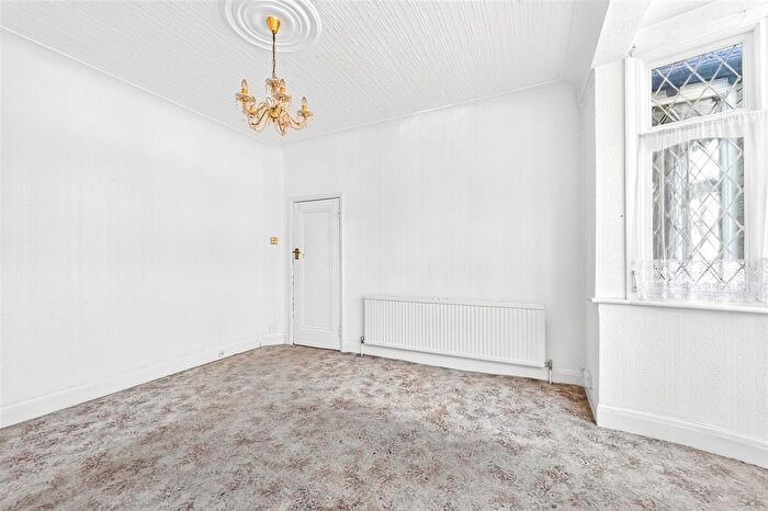 3 Bedroom Terraced House For Sale In Falmouth Gardens, Ilford, IG4