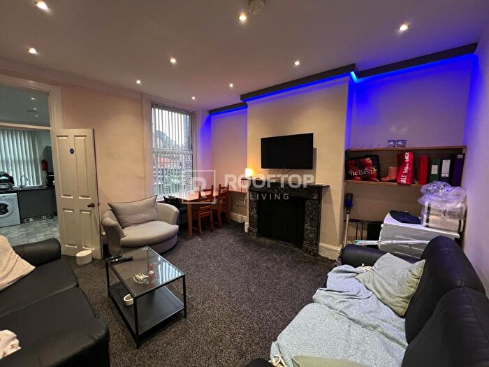 8 Bedroom House To Rent In Brudenell Road, Leeds, LS6