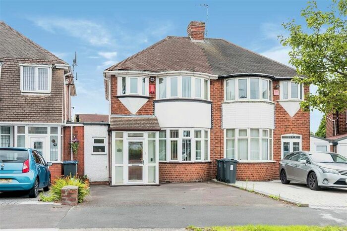 3 Bedroom Semi-Detached House To Rent In Hollydale Road, Erdington, Birmingham, B24