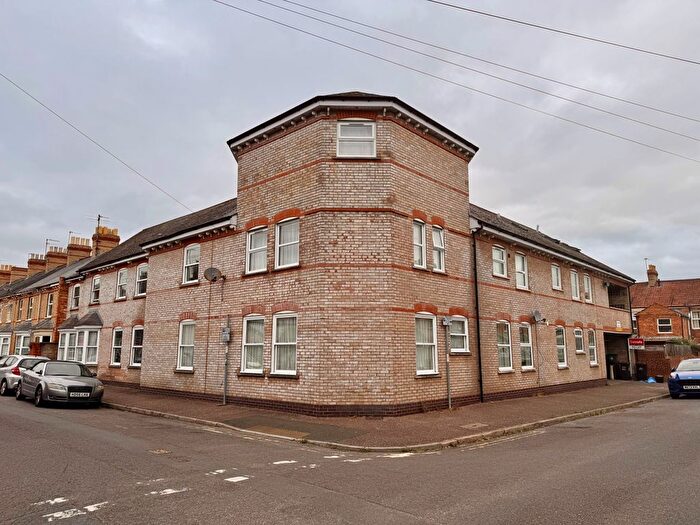2 Bedroom Flat To Rent In Stephen Street, Taunton, TA1
