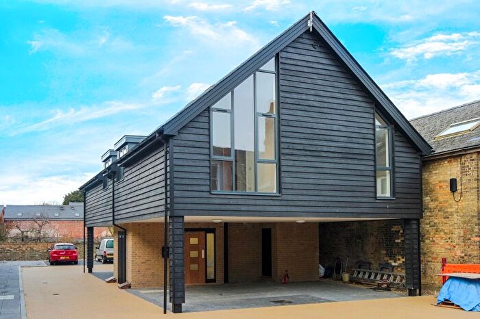 1 Bedroom Flat To Rent In Brewers Yard, Royston, SG8