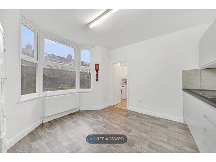 1 Bedroom Flat To Rent In East Ham, London, E6