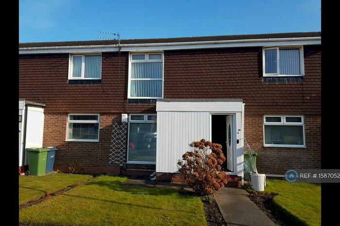 2 Bedroom Flat To Rent In Morval Close, Sunderland, SR3